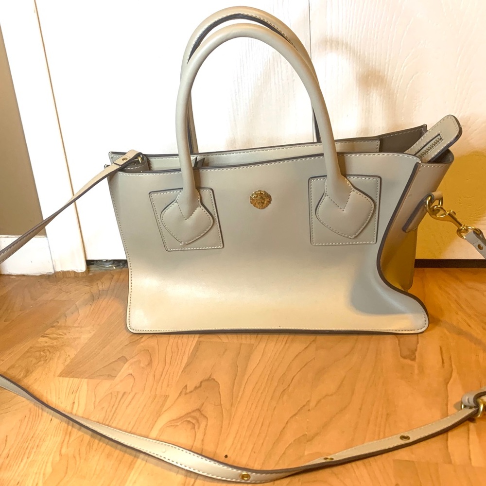 Anne Klein !